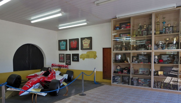 Guia Nomade Museu do Automóvel CWB 2